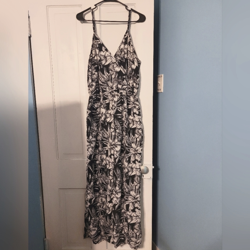 Black and white jumpsuit with pockets